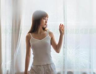 略显酸涩，17c吃瓜直达邻家小妹的桌面趣闻～翻了我一层皮！