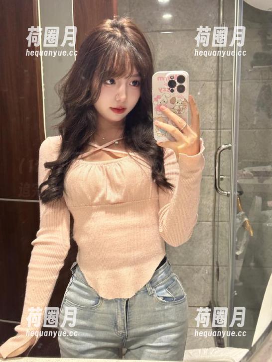 17吃瓜网 点开“17吃瓜网”app,刚追完剧就忍不住想吃瓜,心里小九九乱蹦