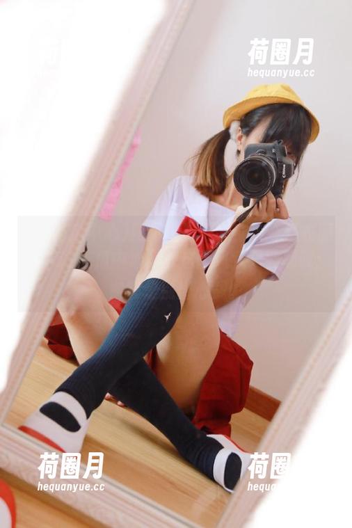 网页上的谁又穿着奇怪衣服？“51吃瓜中心”，这画风我只能感叹：实在是别出心裁。