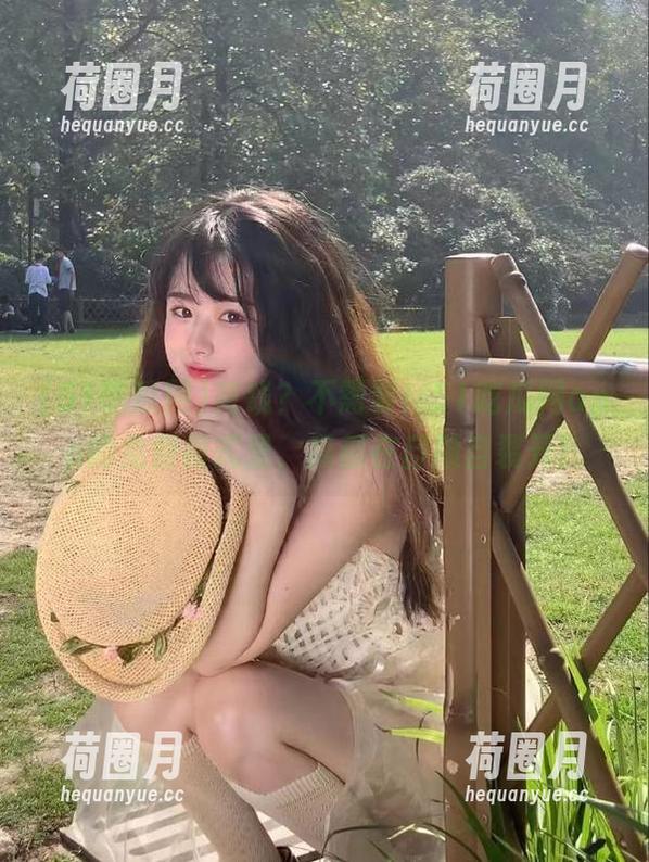 51吃瓜网 花钱?不需要!51吃瓜网app的免费模式里,瓜都在自顾自裂开!