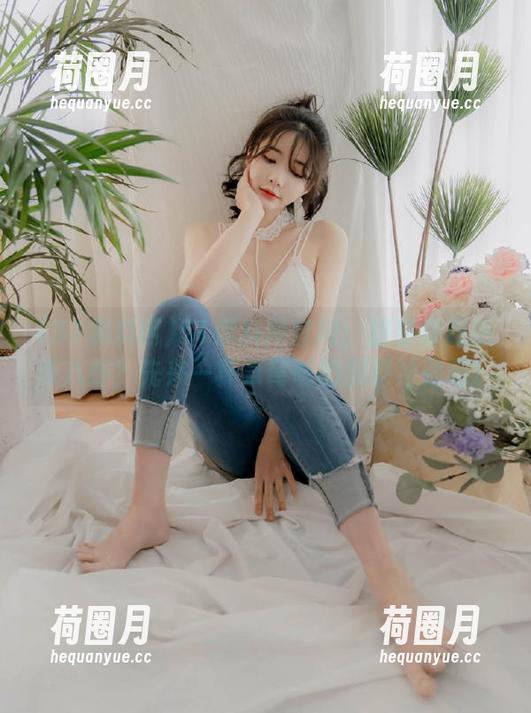 51黑料网官网：想要获取热辣八卦？先来一杯草莓味的黑料冲劲吧！