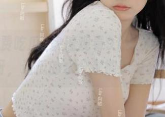 快速观看91免费吃瓜，哎呀，这瓜的水分都能淹没我！
