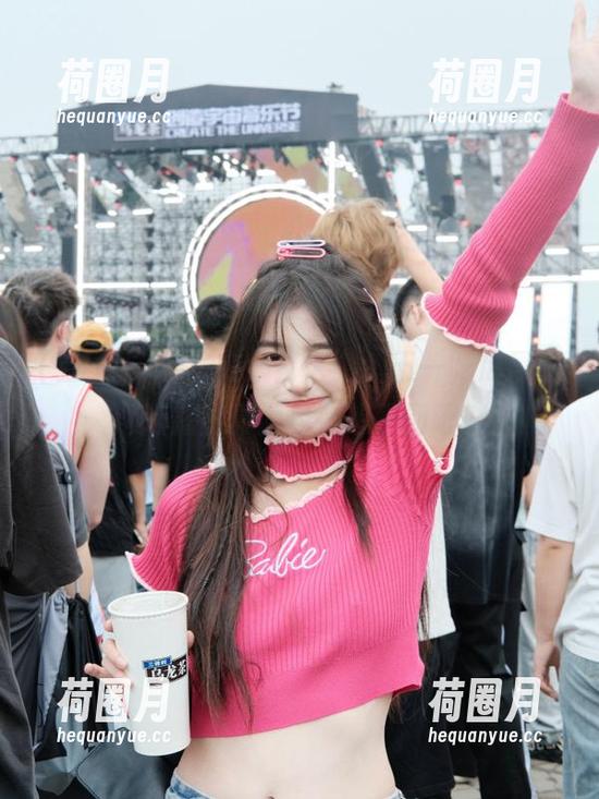 “在线打卡”，五一吃瓜黑料逐渐露出真面目，想不到吧？