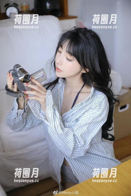 吃瓜网站更新：军训期间的酒吧舞蹈大揭秘！
