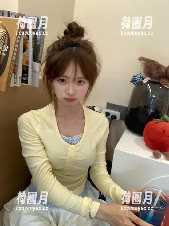 天上掉下个“明星黑料网”传送门，快来踢骨头