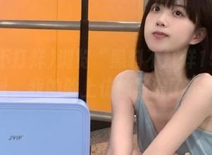 浏览“黑料不打烊155fun”网址，我的脸上仿佛写满了不可思议