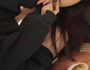 想要边看边吃瓜的快感？那就下载黑料社，让八卦来袭吧！
